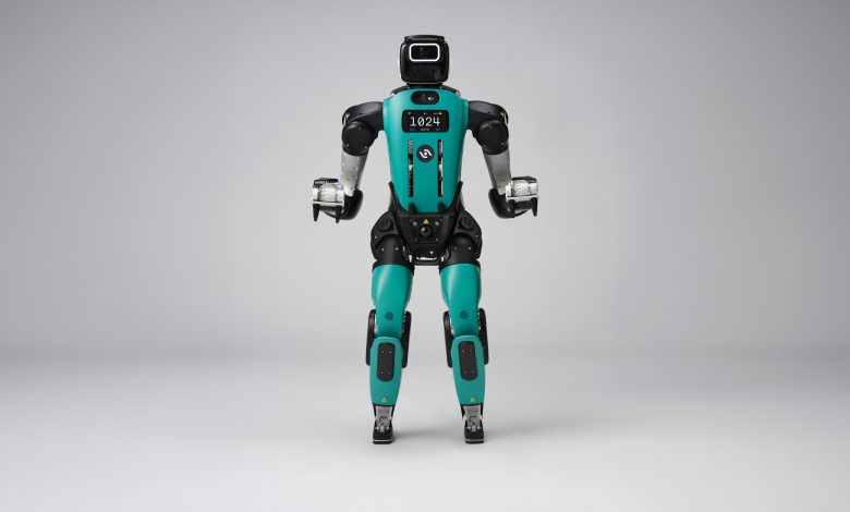الروبوت البشري Digit 5 من شركة Agility Robotics المخصص للعمل في المصانع والمستودعات