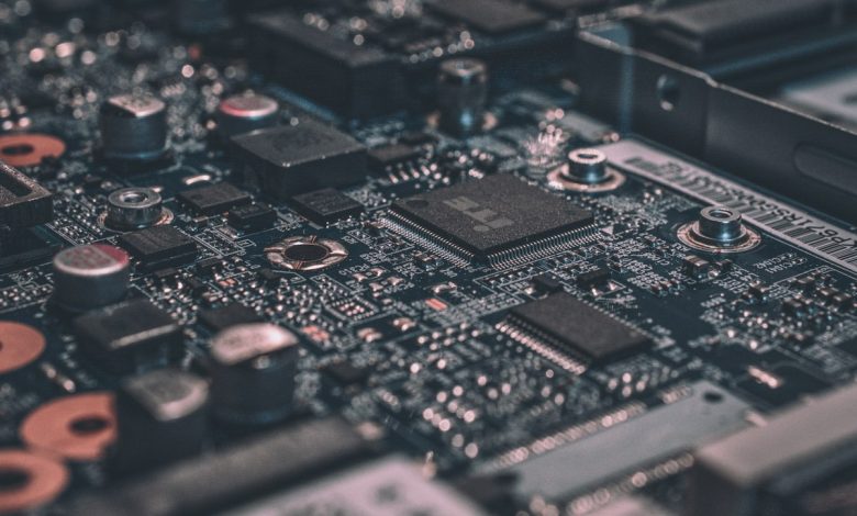 الهندسة العكسية وتحليل الدوائر الإلكترونية والبرمجيات
