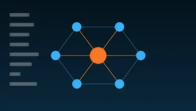 رسم توضيحي لشبكة عقد مترابطة حول عقدة مركزية ترمز إلى تعاون عدة وكلاء ذكيين